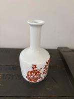 Vintage vaasje uit Hongarije., Overige kleuren, Aardewerk of Porselein, Ophalen of Verzenden, Zo goed als nieuw