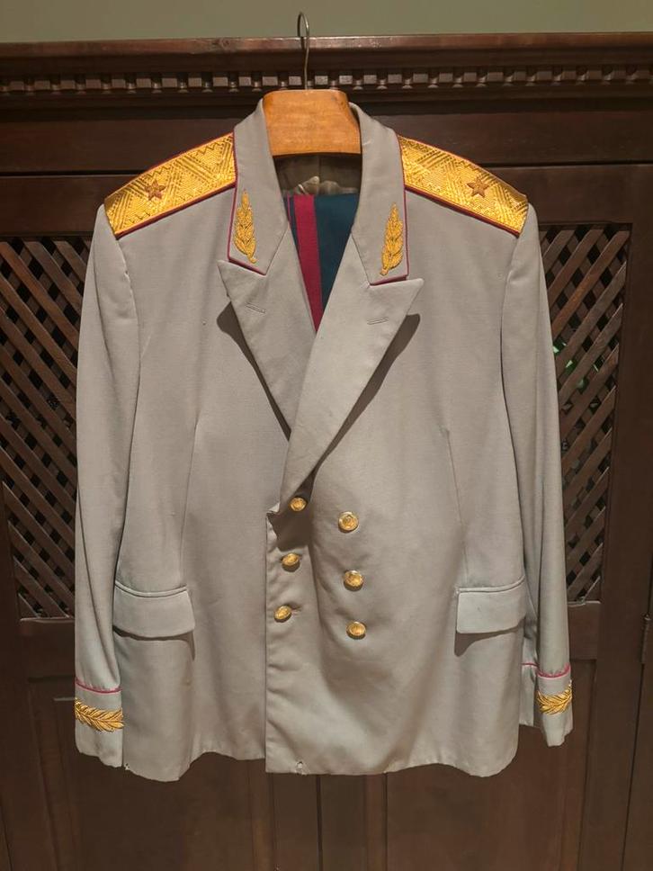 Uniform sovjet generaal, Verzamelen, Militaria | Algemeen, Landmacht, Kleding of Schoenen, Overige gebieden, Ophalen of Verzenden