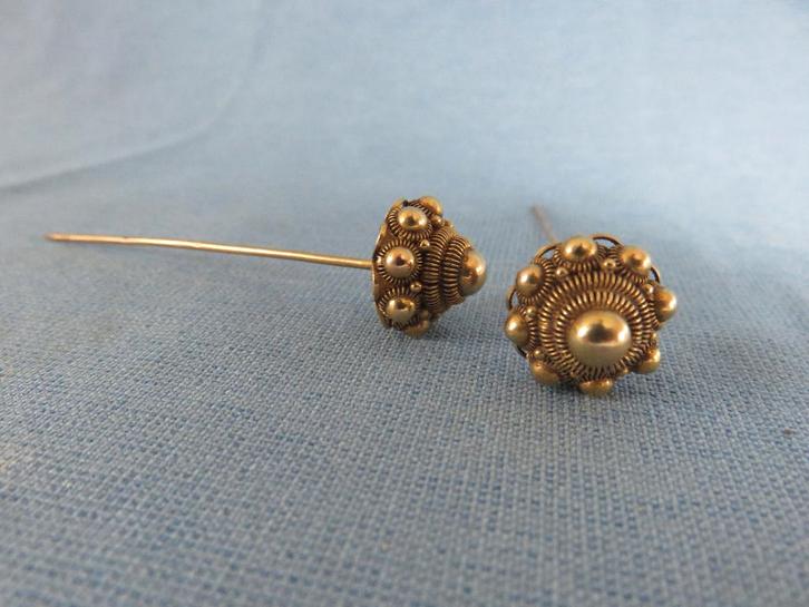 Antieke sierspelden van streeksieraden in 14 karaat goud, Antiek en Kunst, Antiek | Goud en Zilver, Goud, Ophalen of Verzenden