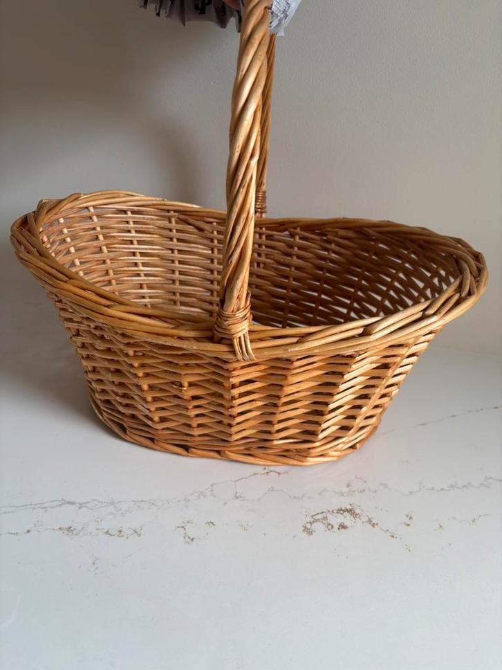 Picknick mand ~ Prachtige mand ~ uitdeelmand ~ poppenmand, Hobby en Vrije tijd, Picknickmanden, Gebruikt, Ophalen of Verzenden