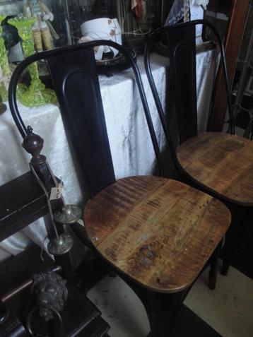 4 stoelen hardhout met metaal beschikbaar voor biedingen