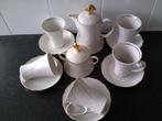 Byzonder theeservies met "gouden hanenkam of kippekop ", Ophalen of Verzenden, Zo goed als nieuw