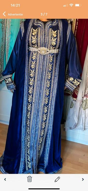 Marokkaanse tekchita, kaftan, djellaba, en jabador. beschikbaar voor biedingen
