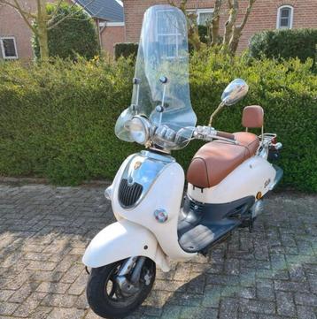 La Souris beschikbaar voor biedingen