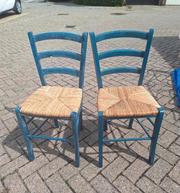 2 houten stoelen met rieten zitting, stoeltjes vintage beschikbaar voor biedingen