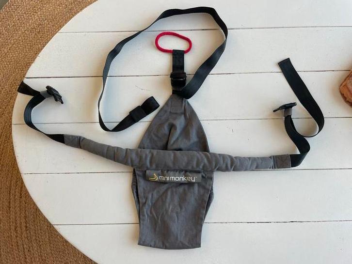 Minimonkey Mini Chair Stoelverkleiner - Handig voor Onderweg, Kinderen en Baby's, Babydragers en Draagdoeken, Zo goed als nieuw