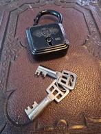 Prachtig zwart stalen BORA 663 HANGSLOT met 2 originele sle, Ophalen of Verzenden