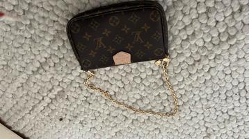Mini Pochette Accessoires beschikbaar voor biedingen
