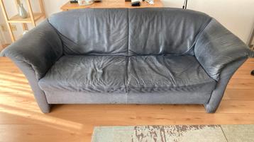 2 1/2 zits blauw leren bankje beschikbaar voor biedingen