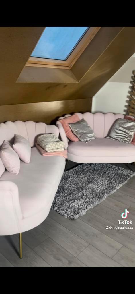 Roze fluwele bankjes, Huis en Inrichting, Banken | Bankstellen, Zo goed als nieuw, Rechte bank, Tweepersoons, 150 tot 200 cm, 75 tot 100 cm