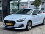 Hyundai i30 Fastback 1.0 T-GDI Comfort € 12.995,00, Auto's, Lichtsensor, Stof, Origineel Nederlands, Handgeschakeld