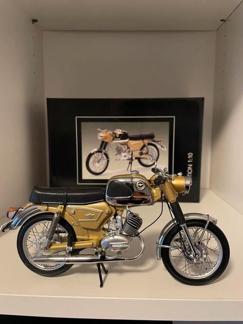 Verzameling brommertjes schaal 1:10, Hobby en Vrije tijd, Modelauto's | 1:5 tot 1:12, Zo goed als nieuw, Ophalen