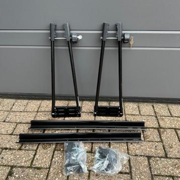 2 stuks nieuwe Peruzzo Pro Bike afsluitbare fietsdragers beschikbaar voor biedingen