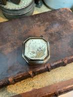 17e eeuw tabaksdoosje IHS initialen Jezus, Antiek en Kunst, Antiek | Koper en Brons, Ophalen of Verzenden