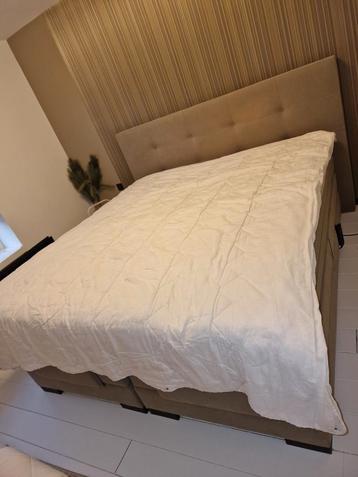 4 seizoenen dekbed 200 x 235 cm  beschikbaar voor biedingen