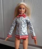 Barbie kleding nieuw - Winterjas korte jas zilver met rood, Ophalen of Verzenden, Nieuw, Barbie