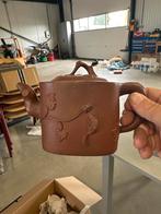 Yixing Theepot met Vogel en Bladeren, Antiek en Kunst, Antiek | Keramiek en Aardewerk, Ophalen of Verzenden
