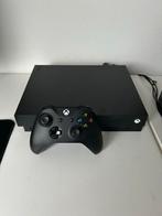 Xbox One X 1TB + 2 Controllers + 6 Games + Doos, Spelcomputers en Games, Spelcomputers | Xbox One, Met 2 controllers, Ophalen of Verzenden