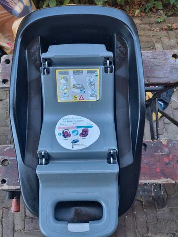 Maxi-Cosi FamilyFix Isofix Base beschikbaar voor biedingen