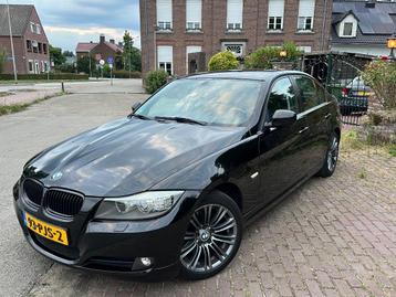 BMW 3-Serie 2.0 I 318 2011 Zwart Sedan beschikbaar voor biedingen