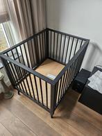 Zwarte Box - Kinderbox Babybox, Kinderen en Baby's, Babywiegjes en Ledikanten, Ophalen of Verzenden, Zo goed als nieuw, Ledikant