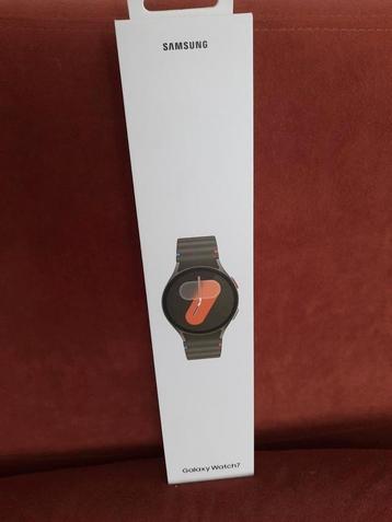 Samsung galaxy watch7 smartwatch nieuw in doos 40mm beschikbaar voor biedingen