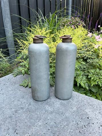Twee Antieke zinken warmwater kruiken, 8x26cm Samen €12,50 beschikbaar voor biedingen