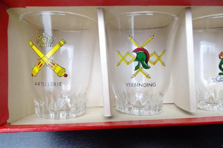 6 Militaire borrel/shot glaasjes, Verzamelen, Militaria | Algemeen, Landmacht, Overige typen, Nederland, Ophalen of Verzenden
