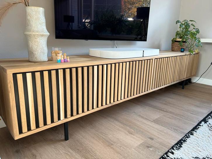 Eiken Tv meubel met latjes 220cm, Huis en Inrichting, Kasten | Televisiemeubels, Nieuw, Minder dan 100 cm, 200 cm of meer, 25 tot 50 cm