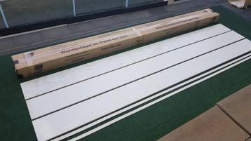 Wand- / plafondpanelen 2600x205 mm - circa 6 m2 beschikbaar voor biedingen