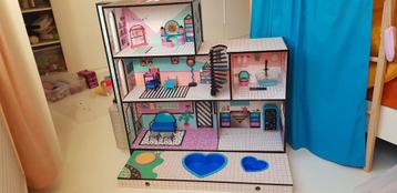 LOL poppenhuis beschikbaar voor biedingen