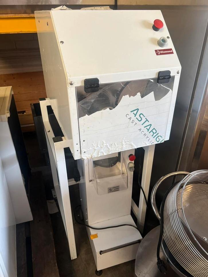 Diamond DIV 300 MN Deegrolsnijmachine, Witgoed en Apparatuur, Broodbakmachines, Ophalen