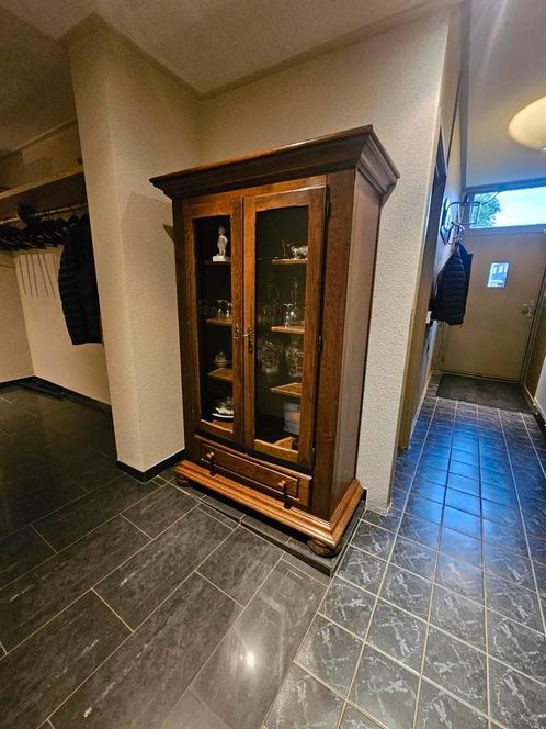 Houten /glazen Kast, Antiek en Kunst, Antiek | Meubels | Kasten, Ophalen