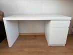 IKEA MALM bureau wit 140x65 cm, Huis en Inrichting, Bureaus, Ophalen, Gebruikt