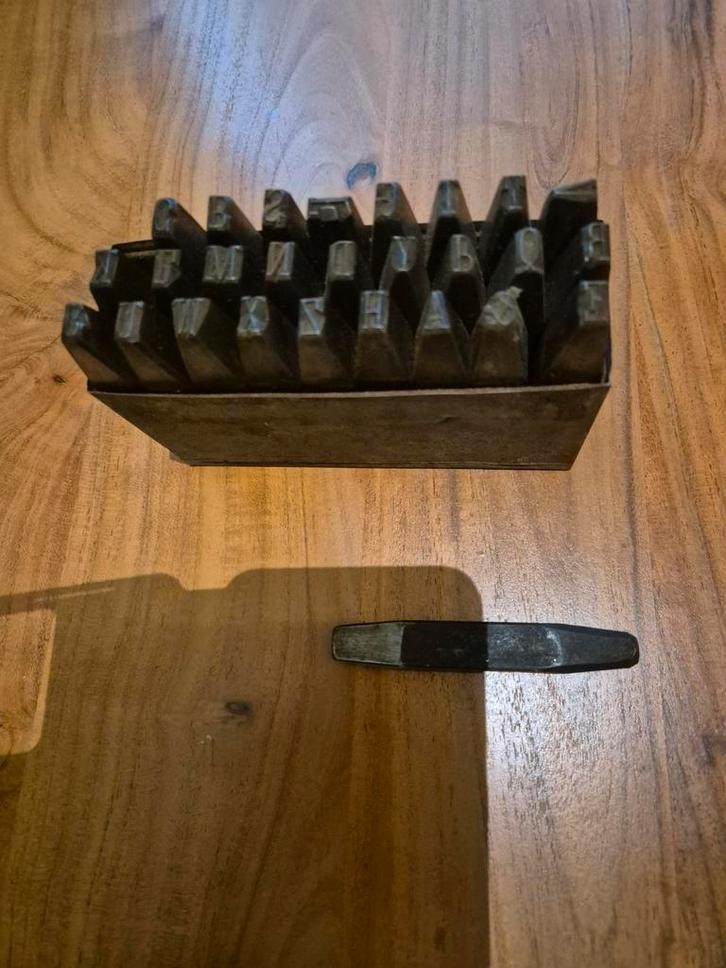 VINTAGE " Slagletters Set ., Antiek en Kunst, Antiek | Gereedschap en Instrumenten, Ophalen