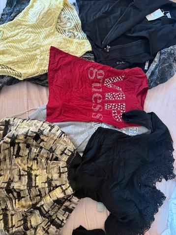 Kledingpakket XS, S, kleinere M beschikbaar voor biedingen