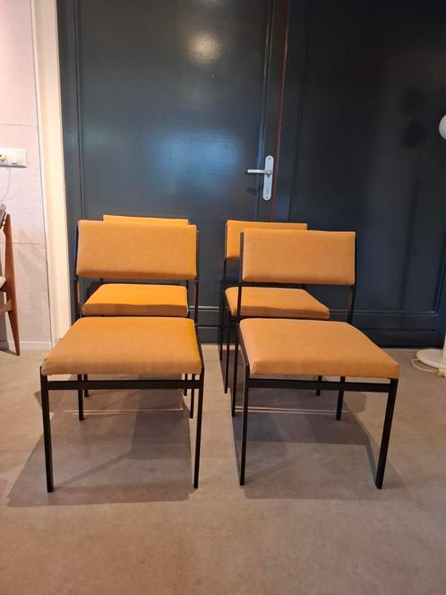 4 pastoe sm07 eetkamerstoelen., Huis en Inrichting, Stoelen, Nieuw, Vier, Metaal, Stof, Bruin, Ophalen of Verzenden
