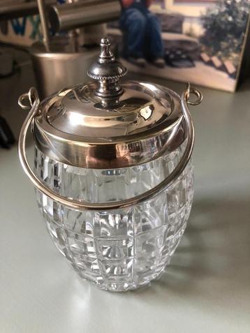 Kristalglas pot met siverplated deksel en beugel beschikbaar voor biedingen