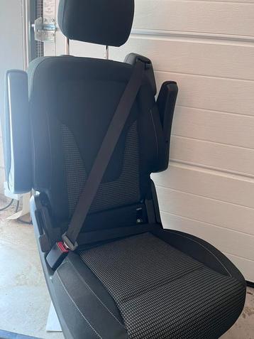 2 stoffe autostoelen EQV / V-Klasse beschikbaar voor biedingen