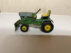 ERTL, John Deere 140 Zitmaaier/Tuin Tractor, Schaal 1:16, Hobby en Vrije tijd, Modelauto's | Overige schalen, Ophalen of Verzenden