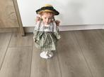 Stenen pop van vroeger ,43 cm lang, Ophalen of Verzenden, Gebruikt, Pop