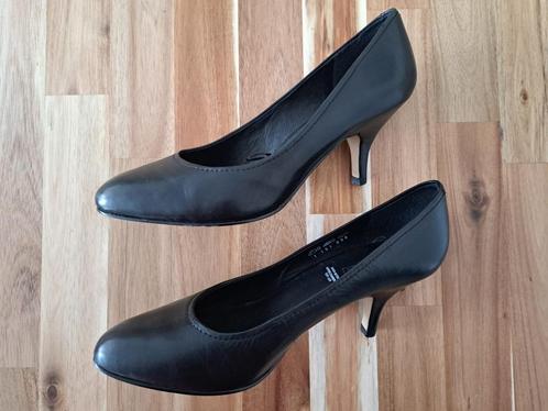 Zwarte leren pumps, Kleding | Dames, Schoenen, Zo goed als nieuw, Pumps, Zwart, Ophalen of Verzenden