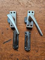 Antieke Raamkrukken met Sluitplaten, Doe-het-zelf en Verbouw, Hang- en Sluitwerk, Ophalen of Verzenden, Gebruikt, IJzer, Klink of Kruk