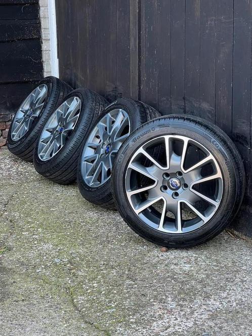 Originele Volvo c30 velgen 5x108 zomer set 8mm 17? nieuw, Auto-onderdelen, Banden en Velgen, Banden en Velgen, Zomerbanden, 17 inch