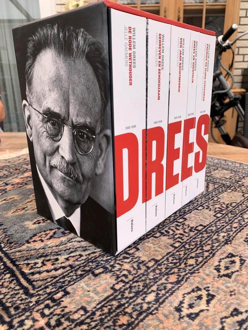 Jelle Gaemers - Biografie Drees 5 delen in cassette, Boeken, Overige Boeken, Zo goed als nieuw, Ophalen of Verzenden