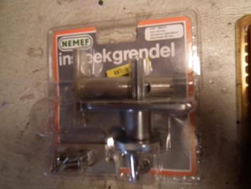 hang en sluitwerk beschikbaar voor biedingen