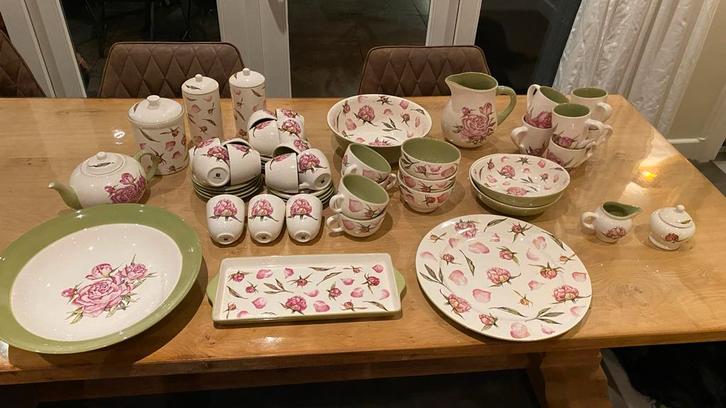 Jet Servies Pioenroos, Huis en Inrichting, Keuken | Servies, Zo goed als nieuw, Overige typen, Overige stijlen, Aardewerk, Ophalen