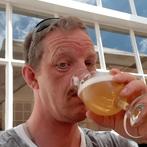 Welke leuke dame wil een drankje met me doen?