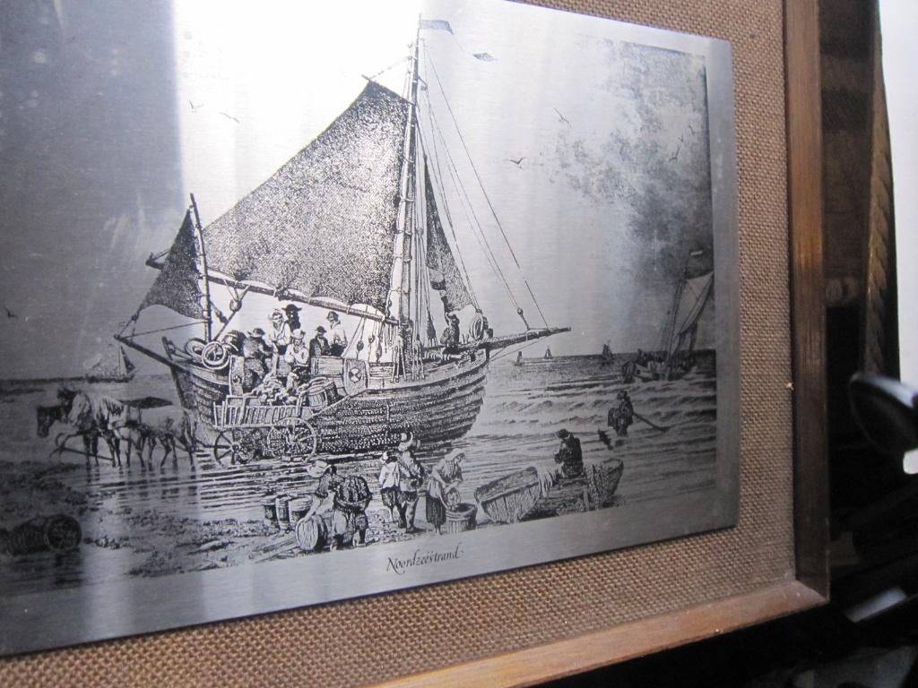 Noordzeestrand Mooie metaalgravure in een lijst, Antiek en Kunst, Kunst | Etsen en Gravures, Ophalen of Verzenden