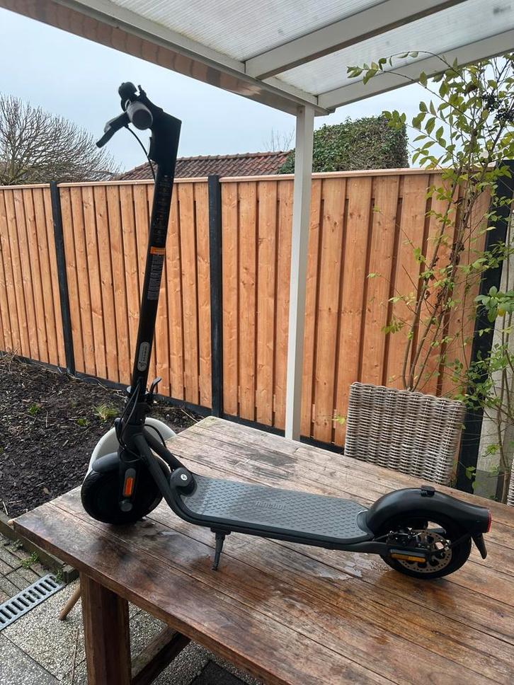 Segway ninebot F25 step electrische step, Fietsen en Brommers, Steps, Zo goed als nieuw, Elektrische step (E-scooter), Ophalen